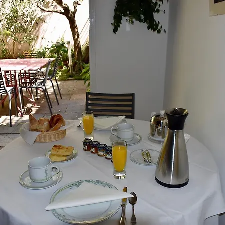 Couette-café Les Arcades 3*