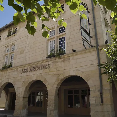 Couette-café Les Arcades Aigues-Mortes